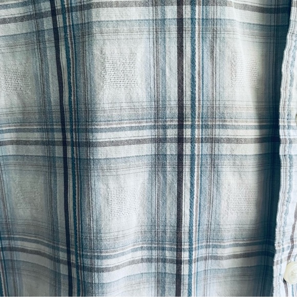 Van Heusen shirt blue white plaid XL (17-17.5) short sleeve button down collar - Picture 16 of 16